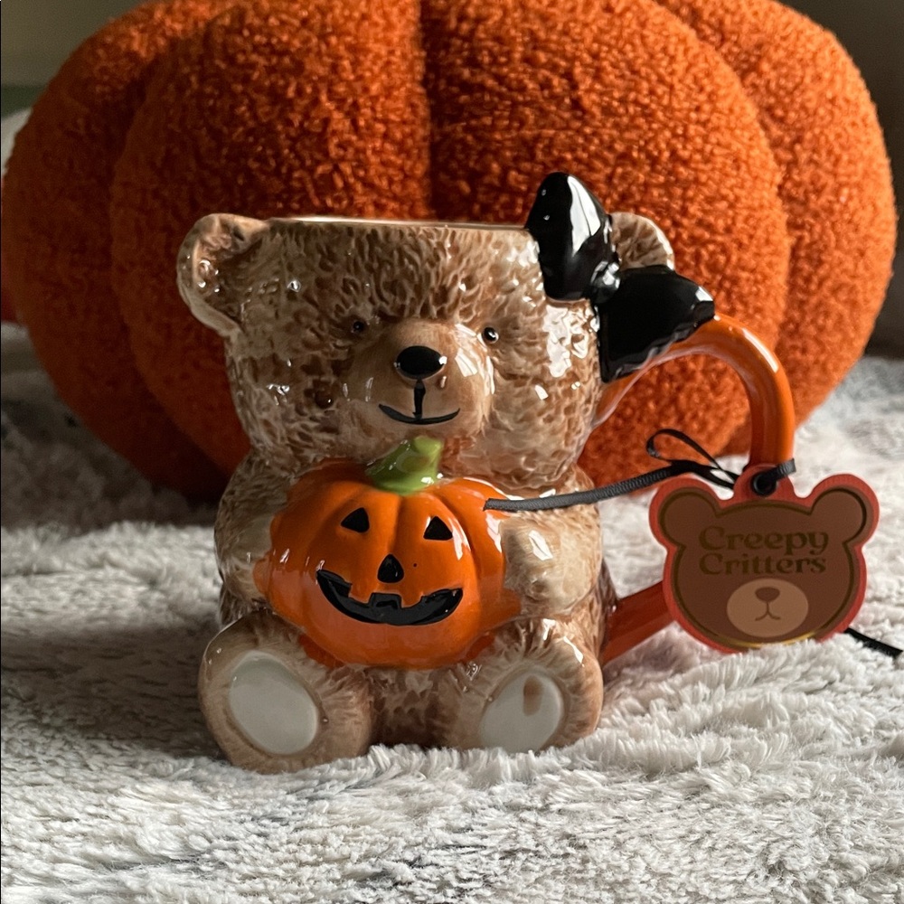 Bear Mug Holding Pumpkin🍁